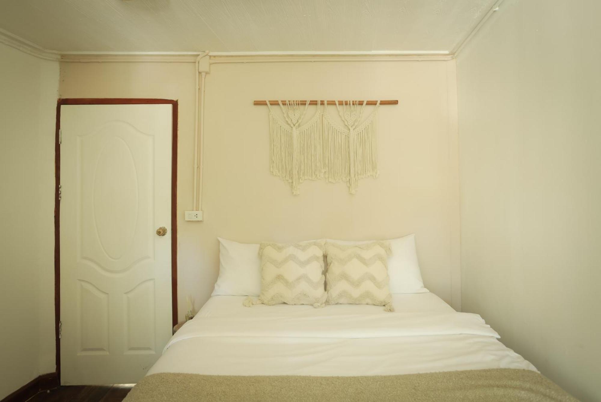 Sunflower Guesthouse And Animal Rescue - Koh Lipe Chambre photo